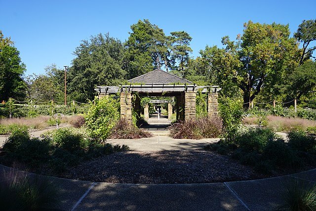 The Oval Rose Garden at Fort Worth Botanical Garden / Wikimedia / Michael Barera
Link:  https://commons.wikimedia.org/wiki/File:Fort_Worth_Botanic_Garden_October_2019_16_(Oval_Rose_Garden).jpg