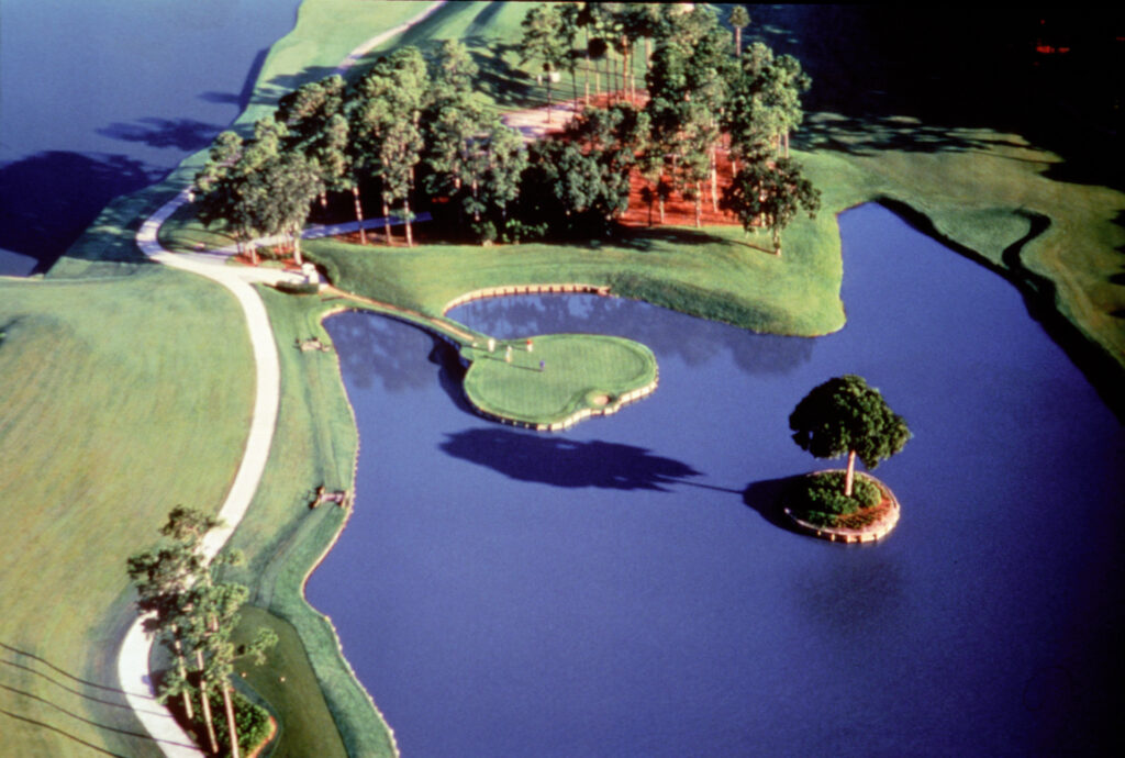 The aerial view of TPC's most famous sawgrass in the world./ Wikipedia/ Public Domain
Link: https://commons.wikimedia.org/wiki/File:TournamentPlayersClub_Sawgrass17thHole.jpg#/media/File:TournamentPlayersClub_Sawgrass17thHole.jpg
