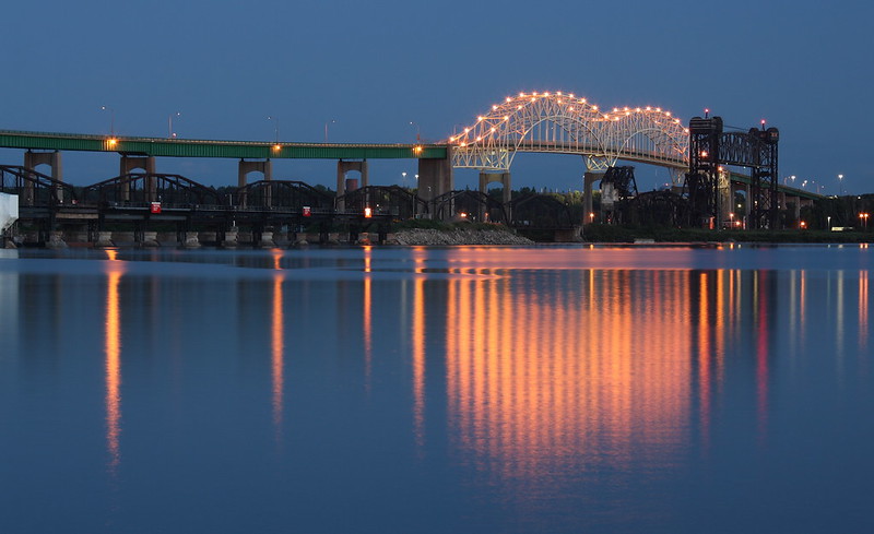 B&M International Bridge connecting the twin cities/ Flickr/ Billy Wilson
Link: https://www.flickr.com/photos/billy_wilson/3742256733
