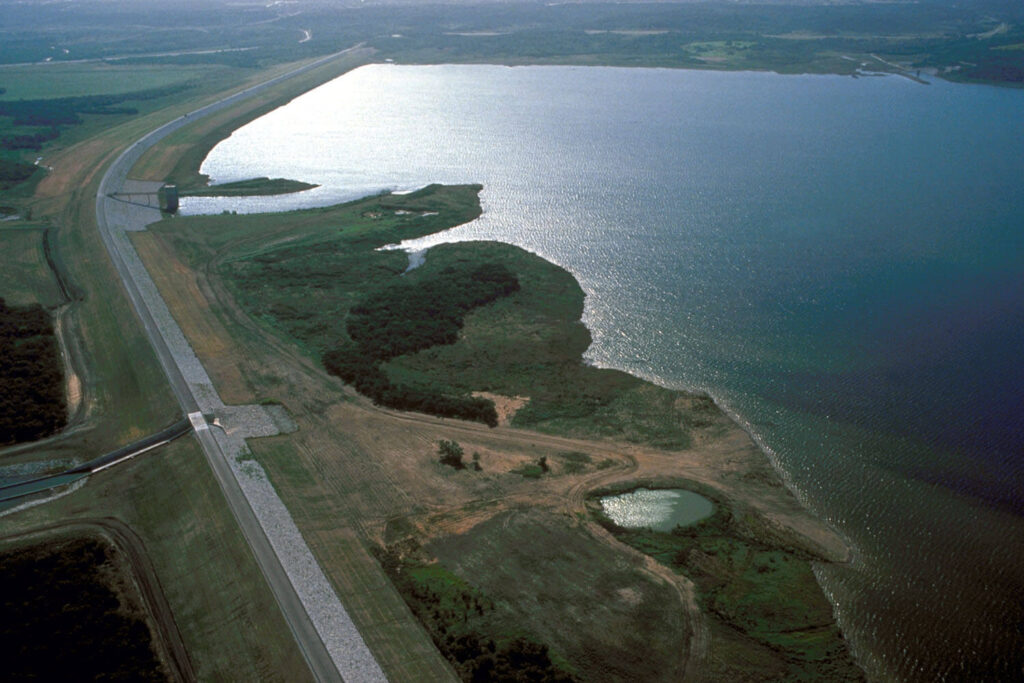 Aerial view of Joe Pool Lake / Wikimedia Commons / U.S. Army Corps of Engineers
Link: https://commons.wikimedia.org/wiki/File:USACE_Joe_Pool_Lake_and_Dam.jpg