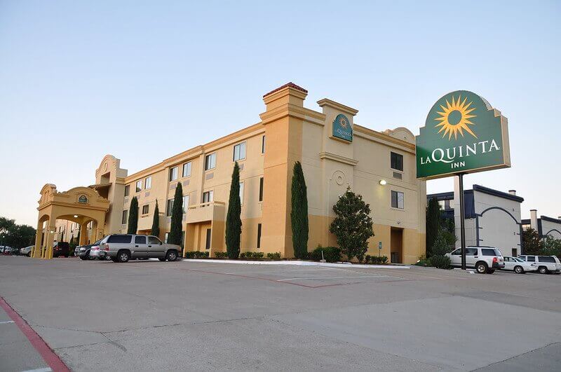 Exterior view of La Quinta Inn and Suites by Wyndham Dallas- Addison Galleria / Flickr / Salva1745
Link:  https://flickr.com/photos/8300877@N03/2411937161/in/photolist-ar4G3W-9Fo8Jo-9CryDg-4F8NTt-oEC9aw-u2KU7W-5NMi6u-NpNUGc-56nyPc-4EooDb-5DjSnW-5DjYcd-9scifK-5DjSnQ-cPeuCh-4EooEm-4Ej9z4-5DjYc1-5DjYbY-9Lxqeo-9LufV4-24RPyP-cG5CZo-4EooDu-9qnXDJ-4EooK3-4Ej9zR-9LxE4G-4Ej9tR-cPew9s-9LuRSt-5DjYch-4Ej9uK-5DjYc5-6HnUgM-9Ludmn-6HrVGU-5DjSnY-9Lx4kS-cPev8y-4F8NTv-5R6PZp-cPevoQ-4F8NTa-4F8NTp-67TKBw-5DjSnJ
