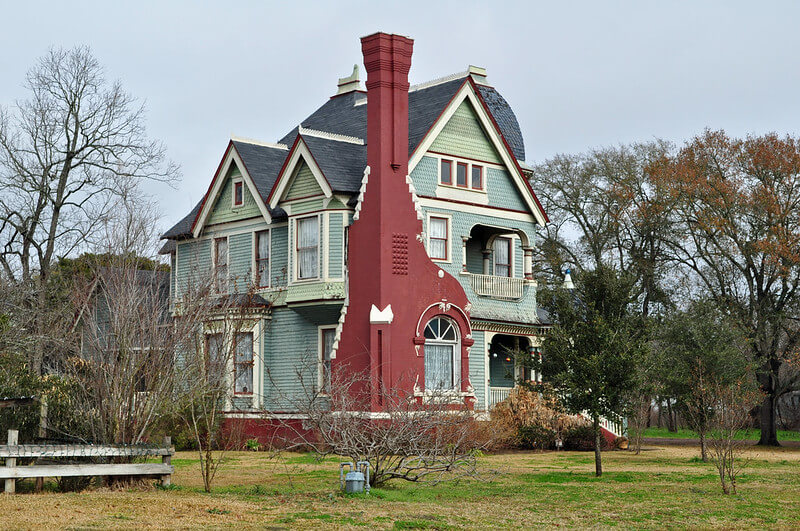 Exterior view of the Parish House Bed and Breakfast / Flickr / Stevesheriw
Link: https://flickr.com/photos/8177037@N06/4229347689/in/photolist-7rJvHK-2nhJ729-2nhPsjs-2nhPJLs-48ogSx-y435tJ-nUqf4-dEWMgC-4dwC96-Mp16Ah-2obajxK-2cNQvBx-npxkhs-4xiLqS-5Vmrkb-57JhUn-6ju6gR-4xfQzc-5PP5Gp-2o82TD6-2g9kQMx-EZLW9s-a66NFJ-5FqY9B-2o83mpK-4p8c7f-5d7kCc-2o8iUeD-4wEEdE-2o8bvGj-2mfwzxx-4dAFjQ-q3aVyA-2o8jXrP-2o8vaFF-2o8sxMv-2o8jXtY-2o8wd3M-2o8wd6x-5Gyeo4-3Mtodn-2o84ctb-2o88qqF-4m3zT3-2kPghjg-bBCvRJ-7rJwp4-ecV5jc-7rNrkQ-2mfsR66
