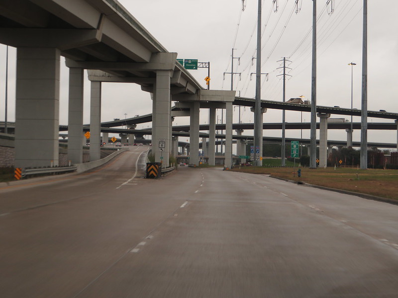 Driving Underneath Sam Houston Tollway/ Flickr/ Ken Lund
Link: https://www.flickr.com/photos/kenlund/16089153938