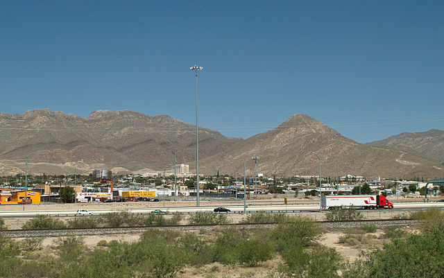 View of Sugarloaf Mountain, El Paso Texas /
Wikimedia Commons
Link: link: https://commons.wikimedia.org/w/index.php?search=Sugarloaf+Mountain+Texas&title=Special:MediaSearch&go=Go&type=image