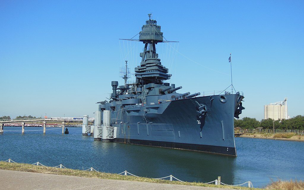 Battleship Texas State Historic Site / Wikimedia Commons / Adam Cuerden
Links: https://commons.wikimedia.org/wiki/File:Battleship_Texas_-_exterior_-_DSCN0078.JPG