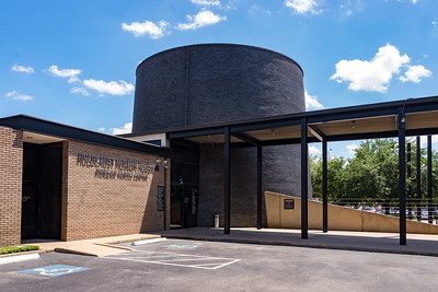 Outside view of Holocaust Museum, Houston / Flickr / xiquinhosilva 
Link: https://flic.kr/p/XpjM73 