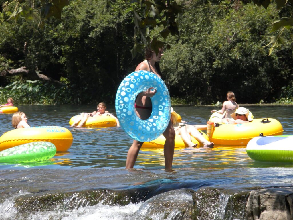 Tubing in San Marcos River / Flickr / San Marcos Convention
Link:
https://www.flickr.com/photos/toursanmarcos/with/5388147844/