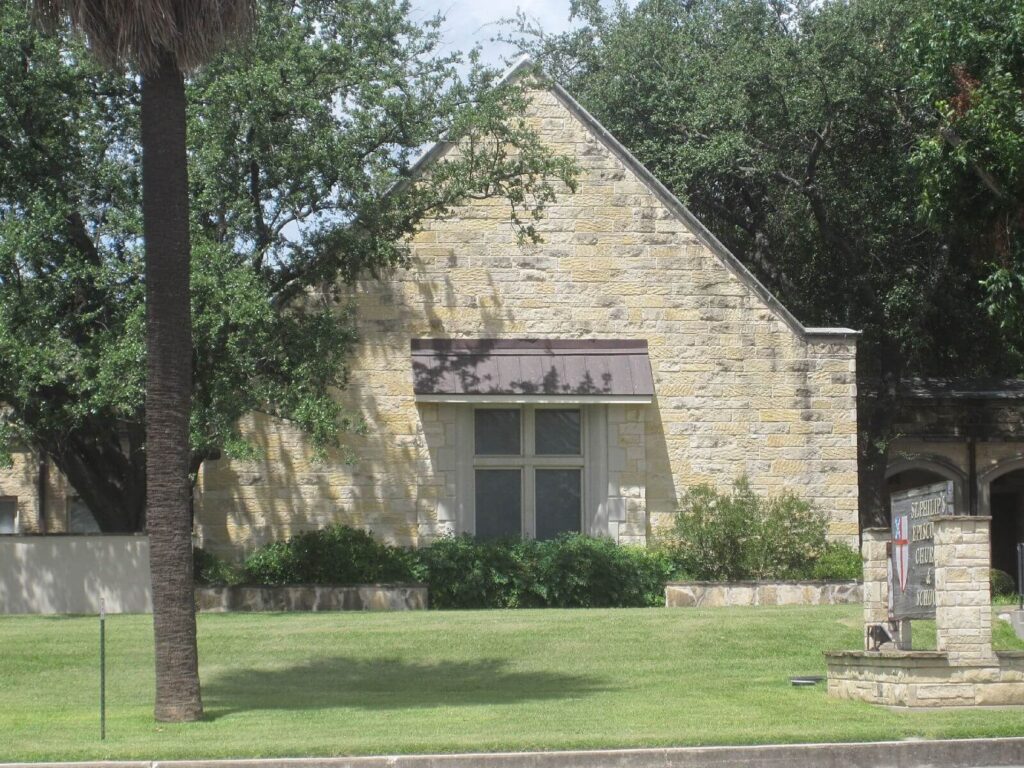 St. Philip's Episcopal Church, Uvalde, Texas / Wikipedia / Billy Hathorn
Link: https://en.wikipedia.org/wiki/File:Episcopal_Church%2C_Uvalde%2C_TX_IMG_4283.JPG