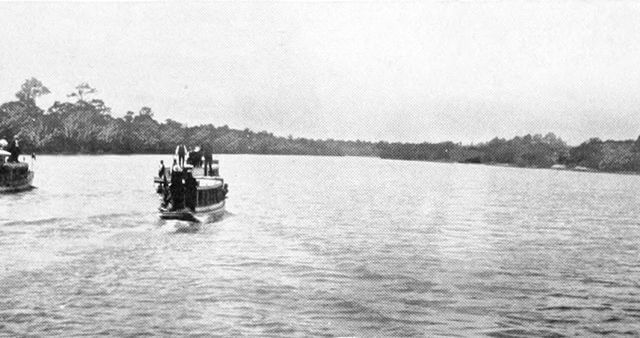 Ships on Lake Houston / Wikimedia Commons / Jerome H. Farbar
Link: https://upload.wikimedia.org/wikipedia/commons/c/ce/HoustonShipChannel1913.png