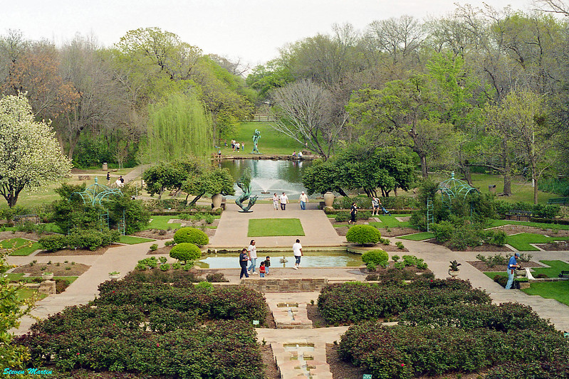 A view of Botanic Garden / Flickr / Steven Martin
Link: 
https://www.flickr.com/photos/stevenm_61/52094493261/in/photolist-2nnpTUi-2nmAhss-QuDYuw-4V6rBS-2noe6sS-FCK7z6-h1fRH-h1ds8-h1rRo-h1ia1-h1c6M-h1cGv-2gdMMbi-h1hDA-h1ipN-h1iZV-h1nAa-h1hNw-h1kGh-h1dbN-h1mAm-h1gzS-h1rvc-h1pah-2k7XZRT-h1q9b-h1fL2-h1koB-9rYvyH-h1cjH-h1jMV-h1tPV-h1vfM-h1eVW-h1uu3-h1uMt-3YGpQ-bBR2EP-rXUEK4-h1seh-akiyJe-2gdMBiv-2gdMyby-h1qRC-h1ePK-h1tyf-nyVYqW-2gdMxGT-bsUCUG-7TbecF