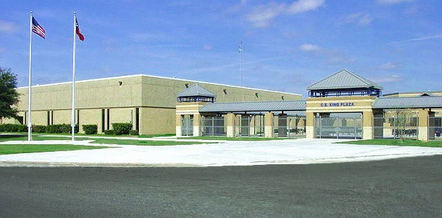 Picture of C.E. King High School, part of Sheldon Independent School District in Houston, Texas. / Wikimedia Commons

Link: https://commons.wikimedia.org/w/index.php?search=C.E.+King+High+School&title=Special:MediaSearch&go=Go&type=image