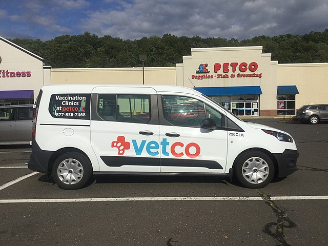 Vetco Car of Petco
Wikimedia
Link: https://upload.wikimedia.org/wikipedia/commons/thumb/a/a1/Petco_Vetco_%2848532828921%29.jpg/800px-Petco_Vetco_%2848532828921%29.jpg