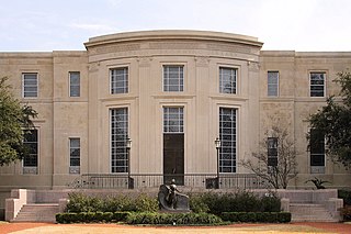 Armstrong Browning Library / Wikimedia Commons / Larry D. Moore
Link: https://commons.wikimedia.org/wiki/File:Armstrong_browning_library_baylor_2014.jpg