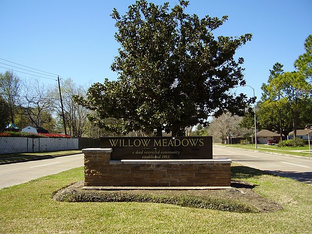 Willow Meadows / Wikimedia Commons / WhisperToMe
Link: https://commons.wikimedia.org/wiki/File:WillowMeadowsHouston.JPG